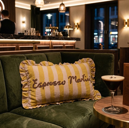 Lounge Moments